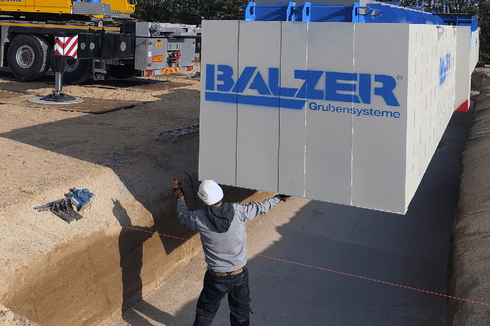Balzer stålgrav leveres